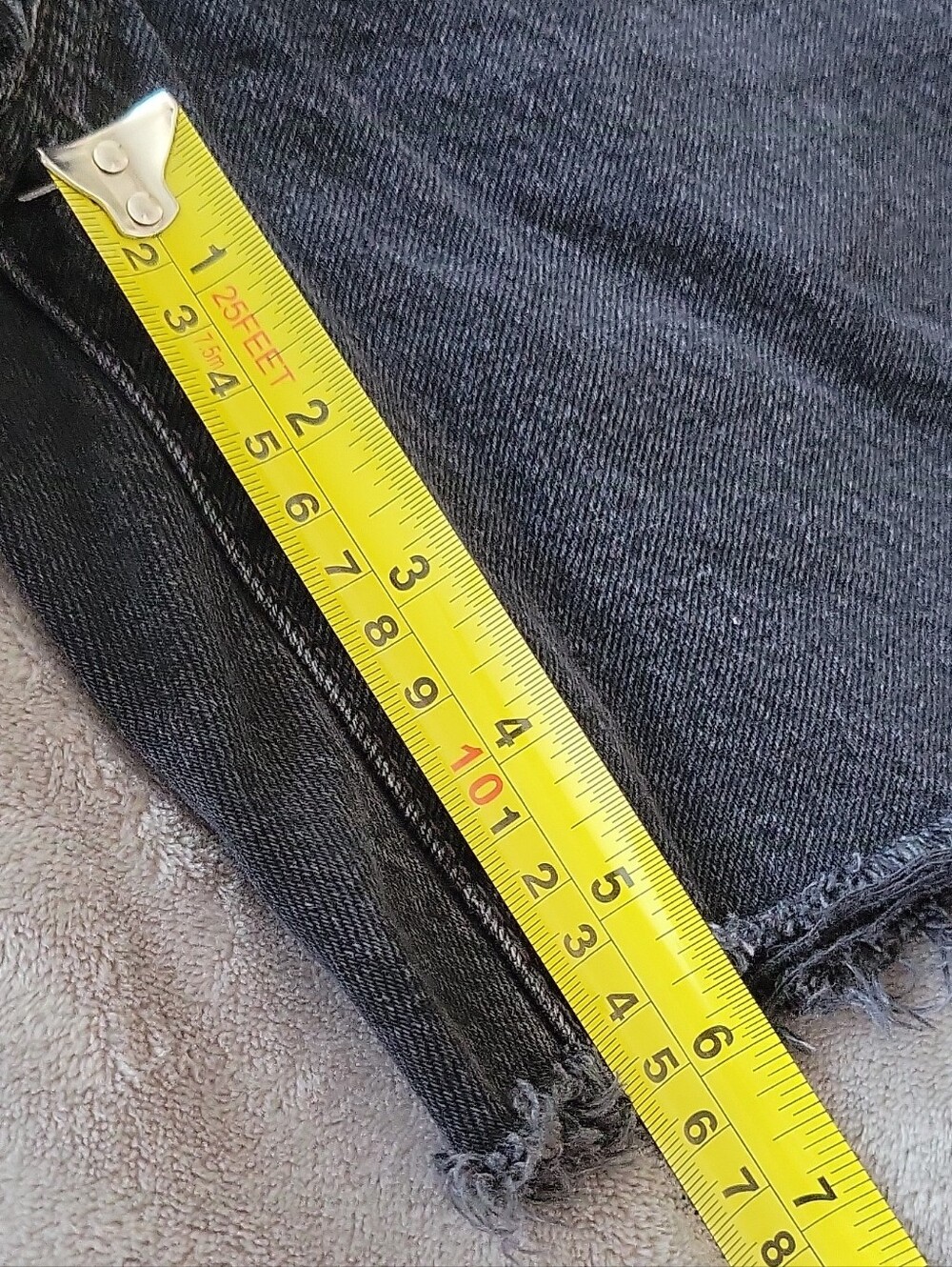 Levi's Women's High-Rise Black Denim Cutoff Shorts - Picture 11 of 12